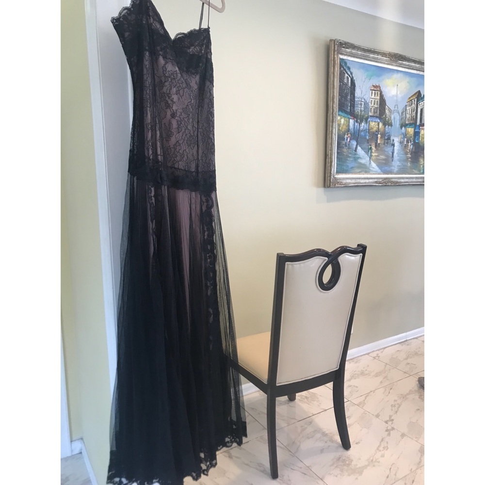 Super sexyyy long laced Betsey Johnson maxi